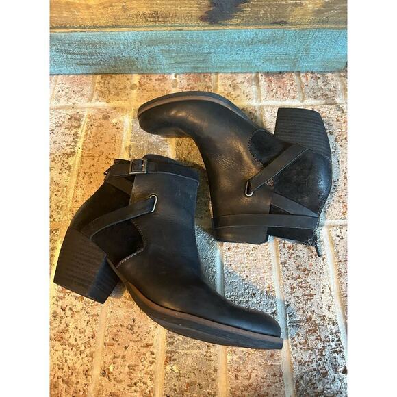 Korks‎ Black Reynosa Stacked Heel Ankle Bootie 7.5 - Picture 7 of 13